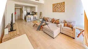 Luxury Living | Pool View | High Floor