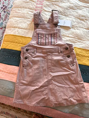 Kids clothing