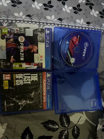 PS4 Games Bundle - FIFA 21, FIFA 19 disc, The Last of Us Remastered