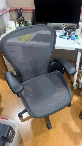 Herman miller Aeron remastered size B fully loaded