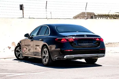 2025 Mercedes-BENZ E-CLASS photo 6