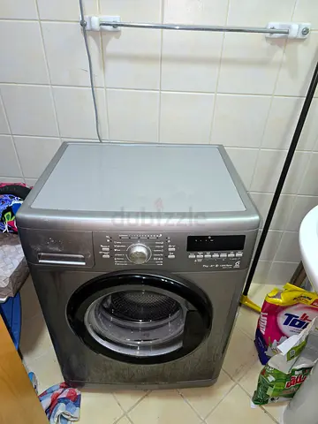 Movingout- Whirpool 7kg Front Load Washing Machine - excellent Working Condition, only body wear