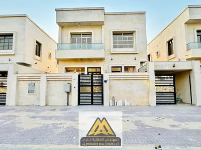 5 master bedrooms Living room Single living room Kitchen Maid's room 7 bathrooms Balcony Parking Re