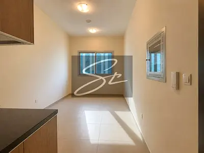 Spacious Studio | Prime Al Jaddaf Location | Comfortable Urban Living