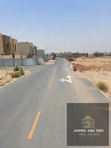 إطلالة برج خليفة | شامل الرسوم | سكني استثماري | فلل أرضي + 2