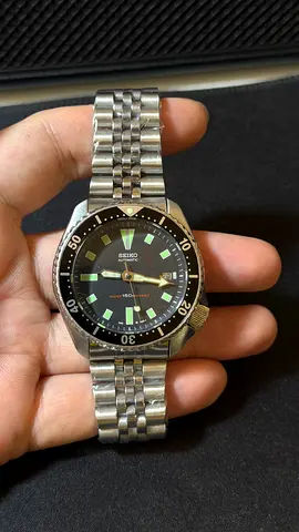 VINTAGE SEIKO 5 AUTOMATIC WATCH