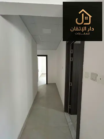 غرفة وصالة أول ساكن في البوطينة | حمامين | تكييف وغاز مركزي | باركن ترابي