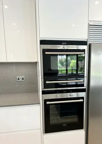 Siemens Built-In Oven & Microwave Combo – Standard Size | Excellent Condition