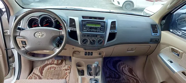 2011 Toyota FORTUNER 照片 9