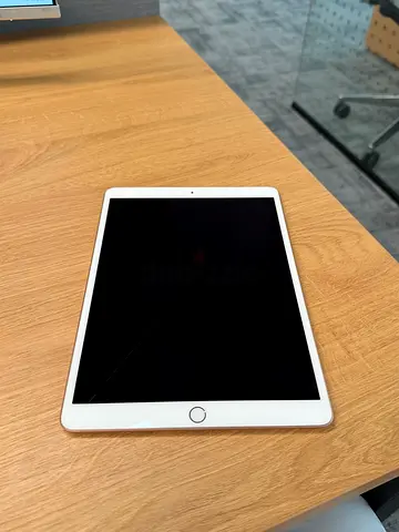 iPad Air 3rd Generation 10.5 - 64GB Wi-Fi + Cellular | Gold color