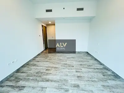 1 bedroom with 2 washroom available at best price in prime location