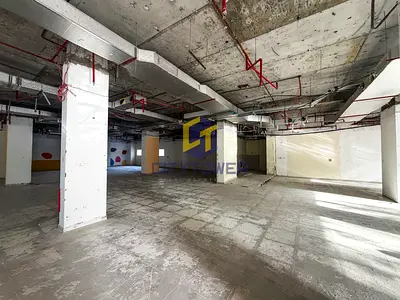 SPACIOUS CORNER SHOP • GROUND FLOOR • SHELL & CORE • PRIME LOCATION • OUD METHA