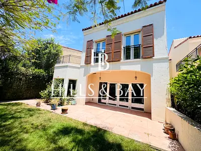 4 BR + Maid | Corner | Single Row | Private Garden
