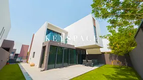 Contemporary Villa | Exclusive Address | Resale