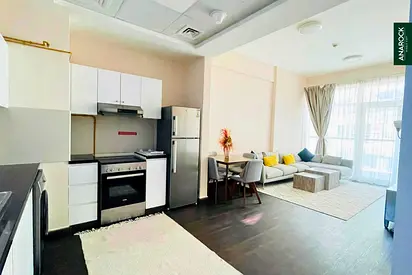 High Floor | Modern Cabinets | Near Metro