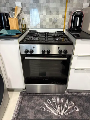Pickup after mid August - Bosch Gas Cooker with 4 Burners and Oven