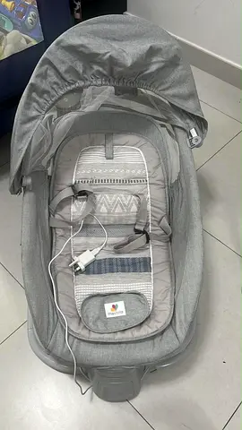 Mastella Gray Portable Baby Bassinet / Rocker with Canopy -excellent Condition. Out of the package