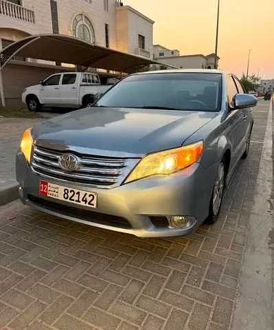 Toyota Avalon 2011 - Well Maintained Sedan, UAE Plates