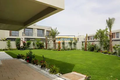 Beachfront 4BR Villa | READY TO MOVE | Lagoon View | Unfurnished