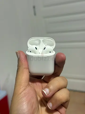 Apple AirPods (2nd gen) with Charging Case - Good Condition
