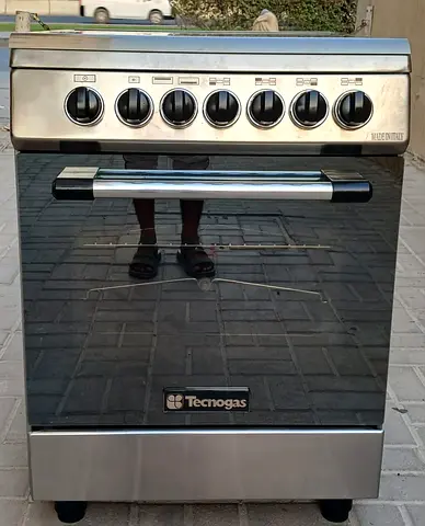 TECHNOGAS 60X60 GAS COOKER 4BURNERS PERFECT WORKING