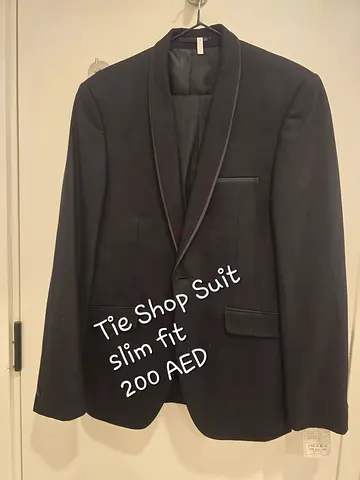 Black slim-fit men's suit jacket - Tie Shop,