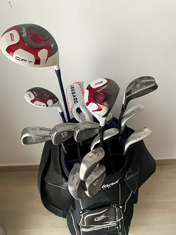 Set of Golf Clubs with Bag – Good Condition