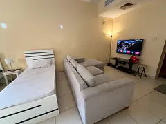a bed space available in a large studio 3 ppl max