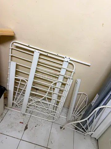 IKEA bed frame ( screws missing )