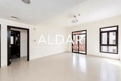 Upgraded Unit | Pool View | Vacant | Near Mall