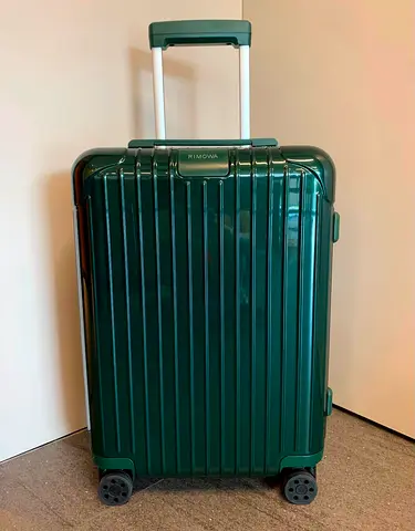 Rimwoa carry on bag Green