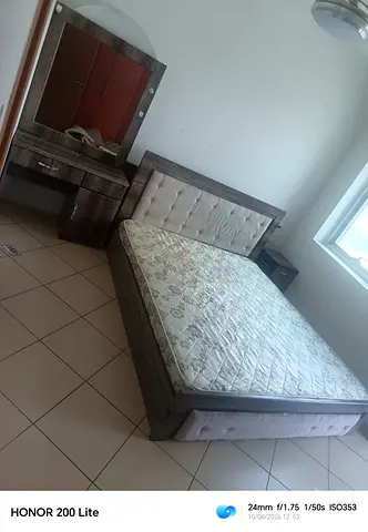 King size bed set for sale perfect condition