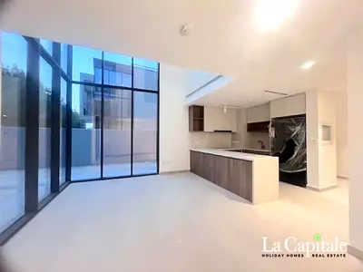 ON POOL AND PARK | 3 BED G+2 | EXTRA ROOM
