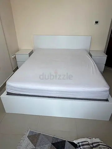Bed frame + mattress + 2 night stand +2 storage drawer