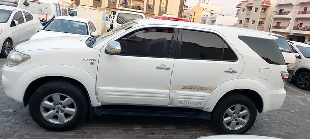 2011 Toyota FORTUNER 照片 4