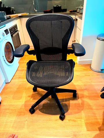 Herman Miller Aeron classic Size B fully loaded