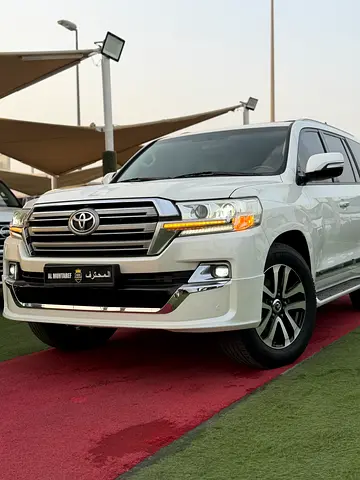 -Toyota Land Cruiser GXR 2018 | GCC Spec-single owner-full orignal