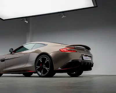 2017 Aston Martin VANQUISH — миниатюра 20