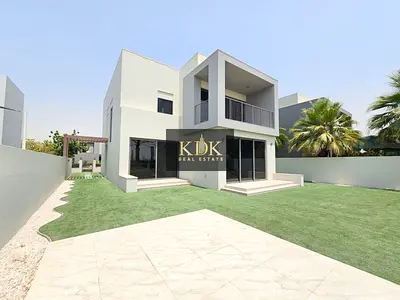 Contemporary | Near to Park | Private Garden