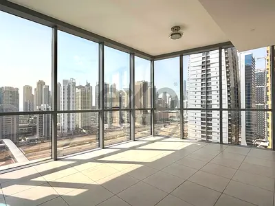 Vacant | Near Metro | Corner Unit