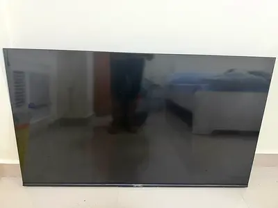 Selling my Skyworth 50-inch 4K UHD Smart TV, model 50SUE9350F.