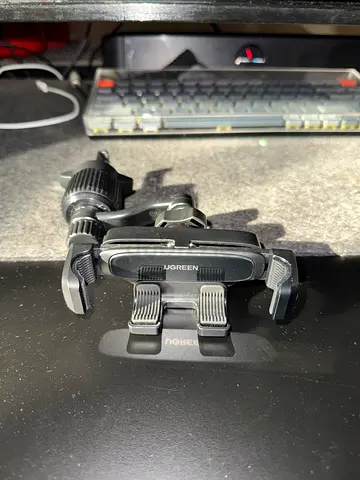 Ugreen Gravity Air Vent Car Phone Mount - Good Condition