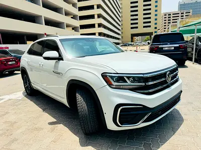 2022 Volkswagen Cash bank finqnce & Without bank - GCC Specs - Full Panoramic roof