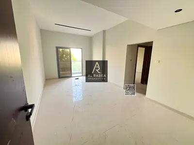 Localización privilexiada: preto de todos os servizos, primeiro ocupante, fácil acceso ás saídas de Dubai e Sharjah