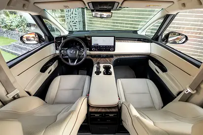 صورة 12 لـ 2024 Lexus LM-SERIES