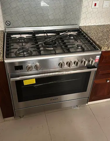 Bosch 5-Burner Gas Range with Oven - Stainless Steel