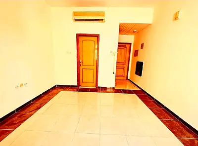 🏡 Spacious Studio | Prime School Area | Family-Friendly Building