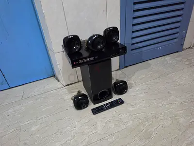 LG 5.1ch (Bluetooth, Aux in) Home Theatre Dolby Sound System in excellent working condition