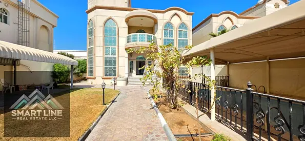 Luxury 4Bhk villa with 4 bathroom and swimming pool with garden and parking only 140000