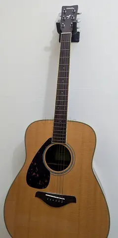 Left Handed Yamaha Acoustic Guitar FG820L